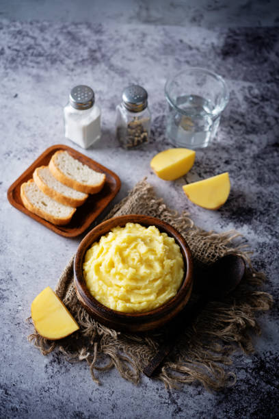 istock Mushed potato in a bowl 1433664714
