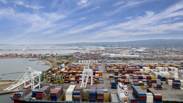 istock Port of Oakland Cargo Ships 1433718828