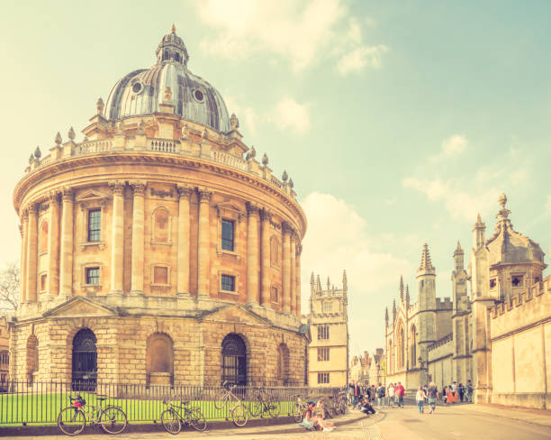 destination: oxford, the best staycation hotspot in the uk. - radcliffe camera imagens e fotografias de stock