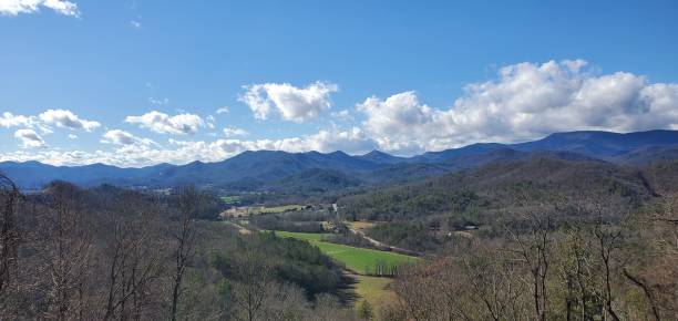 istock Beautiful landscape of mountain ranges and trees 1433784706