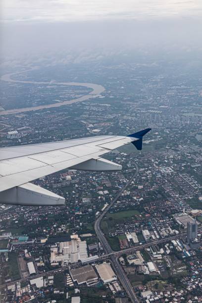 istock The plane was flying over Bangkok 1433788940