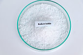natriumjodid-in-glas-chemisch-im-labor-und-in-der-industrie.jpg?b=1&s=170x170&k=20&c=a3YOYcaTxUjxqtTpjfCsi8kW91EG9UviPOsJrDdtP3Y=