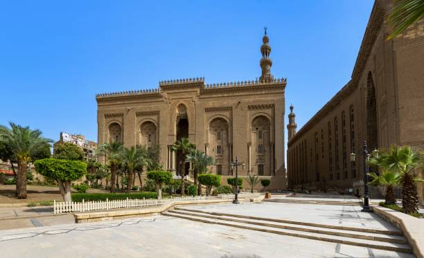 カイロのアル・リファイ・モスク - sultan hassan mosque ストックフォトと画像