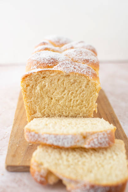 istock fresh baked brioche cake 1433852898