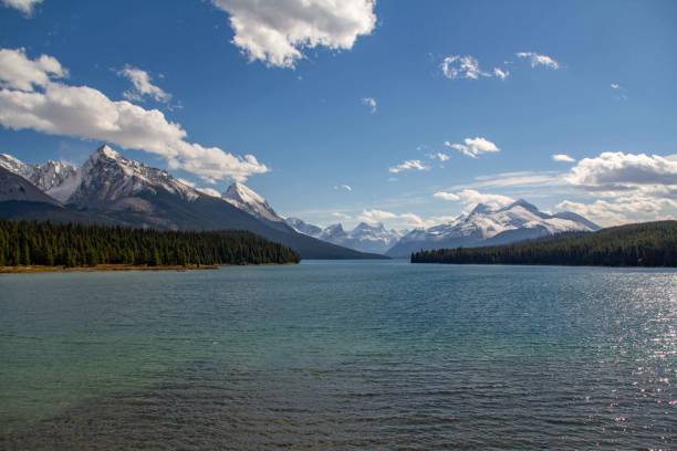 istock Maligne Lake, Jasper National Park, Alberta, Canad on a sunny summers day 1433888878