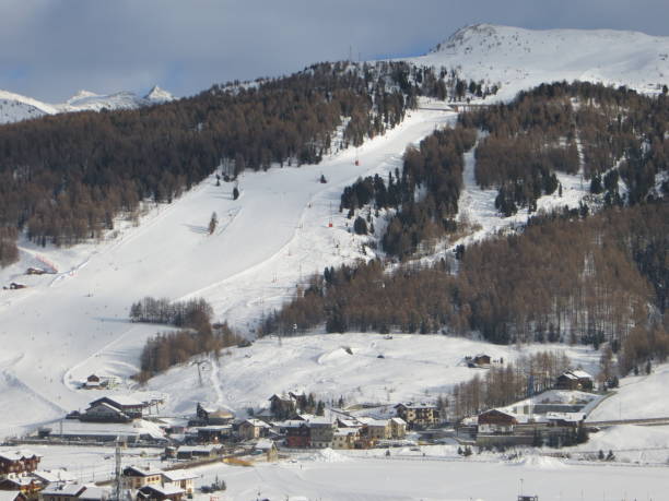 istock Livigno ski are in Italy 1433889746