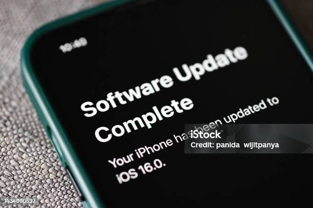 Iphone Mit Ios 16 Softwareupdate Komplett Auf Dem Bildschirm Nahaufnahme Neues Betriebssystem 20222023 Auf Iphone Apple Geräte Subversion Ios 16 Bangkok Thailand September 22 2022 Stockfoto und mehr Bilder von 5G