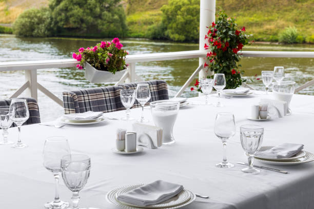 Cloth and empty glasses set in restaurant