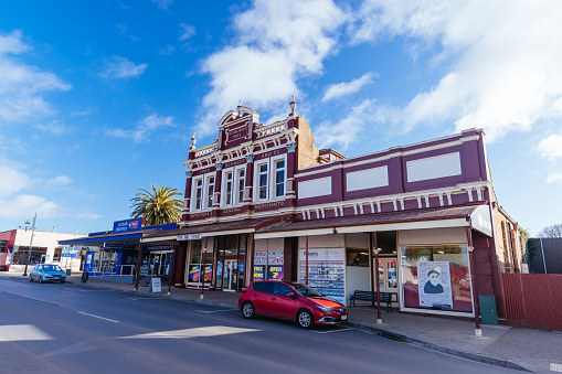 SHEFFIELD AUSTRALIA - SEPTEMBER 12 2022: The rural historic town of Sheffield, famous for its murals on a cold spring day near Devonport in Tasmania, Australia