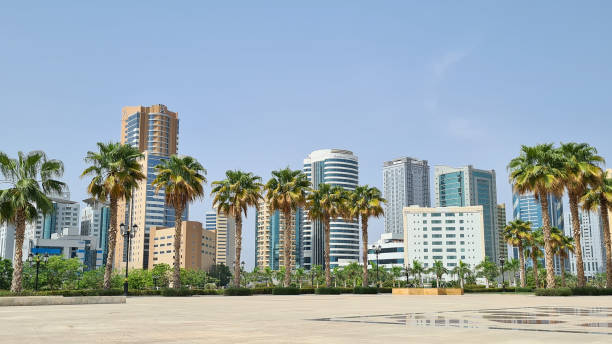 fundo de arranha-céus em fujairah, emirados árabes unidos - dubai skyscraper architecture united arab emirates - fotografias e filmes do acervo