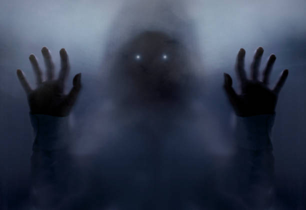 concepto de película de terror - fantasma fotografías e imágenes de stock