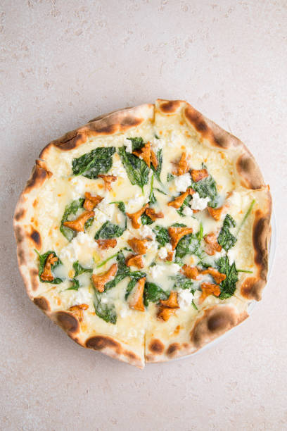 istock Pizza spinaci and white backgroeund, Pizza with Spinach and Chicken 1434316103
