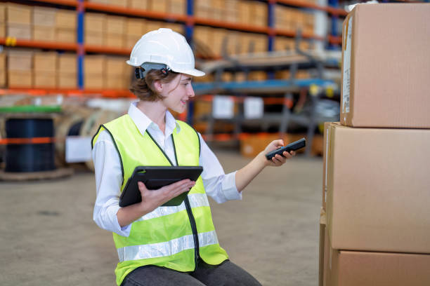 istock Group of worker working in warehouse 1434398472
