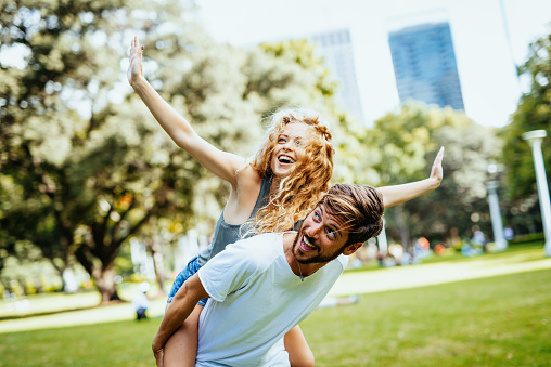 Millennial couple in Sydney in early summer