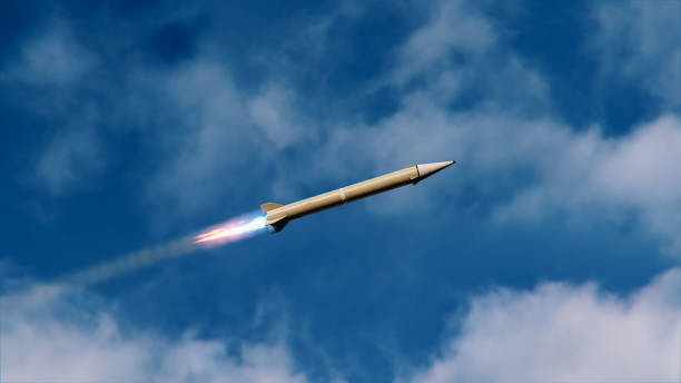 langstreckenraketenflug, 3d-rendering - missile stock-fotos und bilder