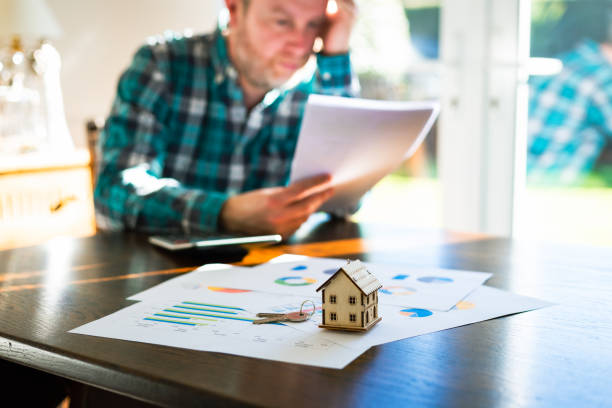 istock Signing a house sale agreement 1434470478