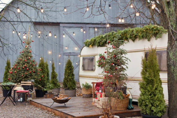 istock Vintage old trailer with Christmas decorations 1434515553