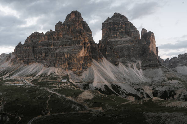 tre cime di lavaredo, dolomitas, alpes italianos, itália - tre cime - fotografias e filmes do acervo