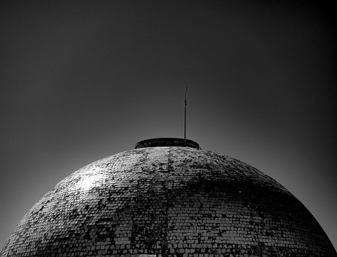 Mushrif Park,  Dubai, UAE: Al Thuraya Astronomy Centre seen from the air, showing the telescope dome (Thuraya is the Arabic name for the constellation of the Pleiades) - the Center promotes the Arabic heritage and culture of Astronomy, it has a Planetarium, observatory with telescopes, an astro-gallery, an exhibition of science-related gems, a library, a 100-seat theatre, and a meteorite exhibition.