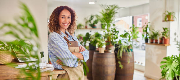istock houseplant shop owner 1434757610