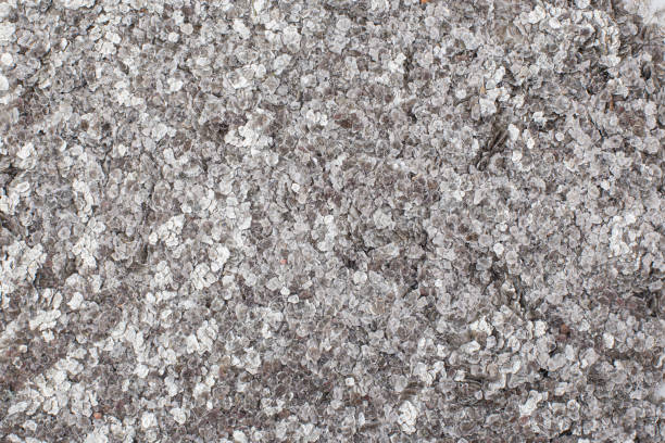 silberglimmer mineral oder pulver silber textur - mica schist stock-fotos und bilder