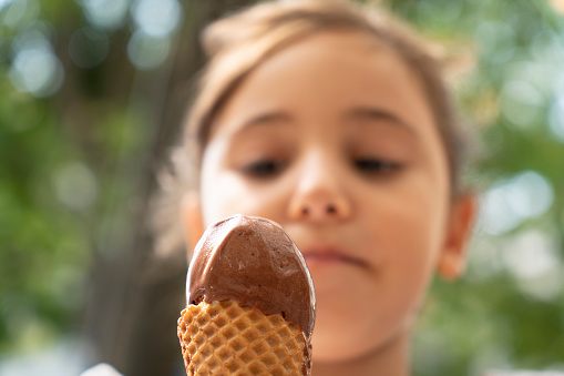 Kids eating ice-cream
