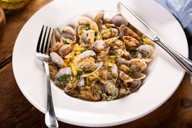 istock Seafood pasta with clams, fresh pasta linguine 1434818405