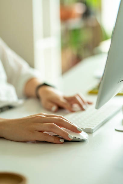 istock working woman, keyword 1435024582