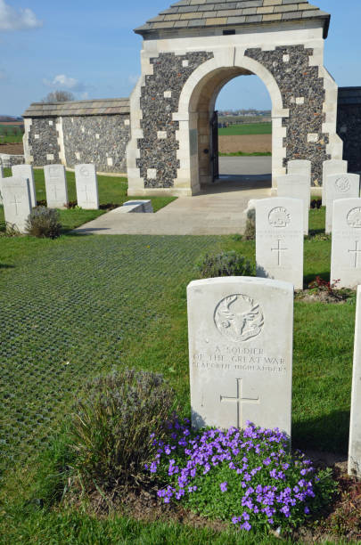 istock Unknown soldier graves near Ypres 1435138604