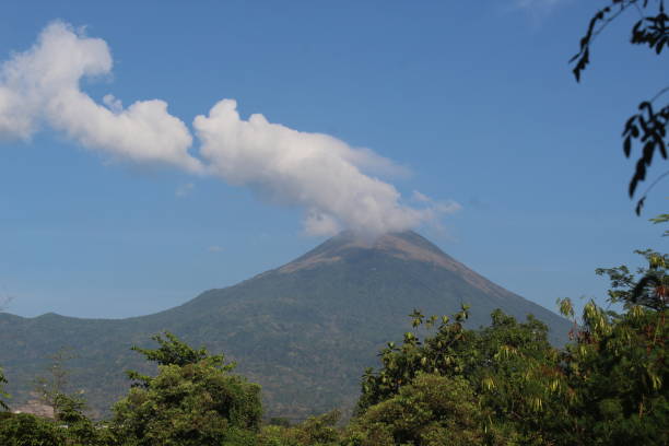 istock the cloud near the mountain 1435141395