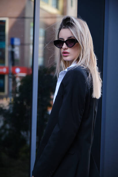 istock stylish blonde woman 1435171851