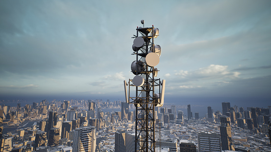 Torre de telecomunicaciones con antena de red celular 5G en el fondo de la ciudad, render 3D photo