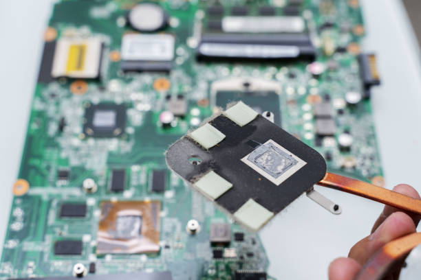istock laptor repair and upgrade 1435312437