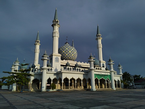 Riau-Indonesia, October 20th 2022 : \nIstiqomah Grand Mosque on the island of Bengkalis
