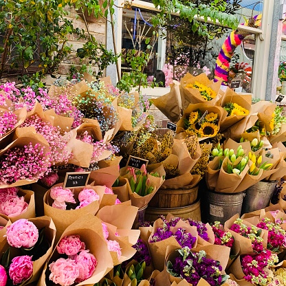Flores en un mercado photo