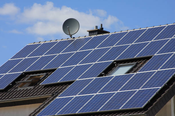 太陽エネルギー - 太陽光パネル ストックフォトと画像