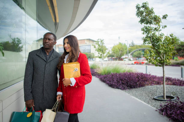 istock couple doing Christmas shopping 1435372412