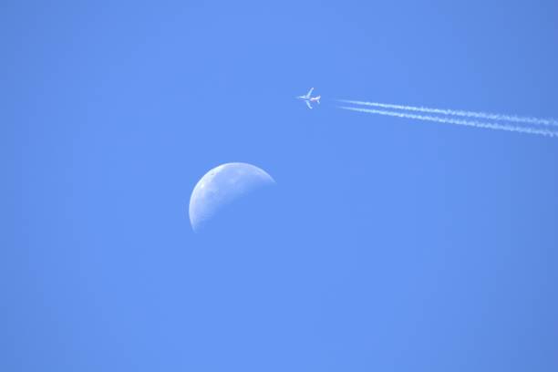 istock Fly Me to the Moon...... 1435434899