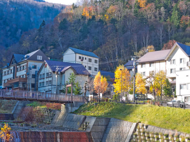 sounkyo onsen village, hokkaido, japon. - district de kamikawa ishikari photos et images de collection