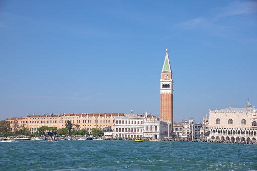 vista plaza san marco y palacio ducal desde San Giorgio.