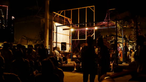 daraağaç collective rotasyon exhibition, open air art exhibition event in i̇zmir türkiye - city night lighting equipment mid air imagens e fotografias de stock