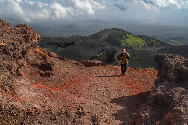 istock Etna, Silvestri craters 1435665414