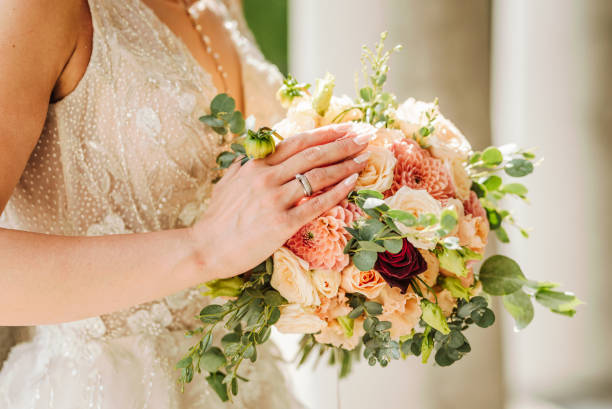 istock What a beautiful wedding bouquet! 1435796147