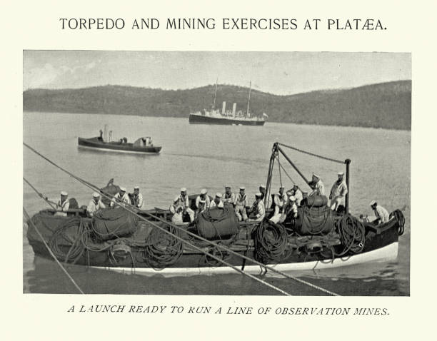 ilustrações, clipart, desenhos animados e ícones de marinheiros da marinha real britânica com minas navais de observação em exercício em plataea, 1890, século xix vitoriano - seamine