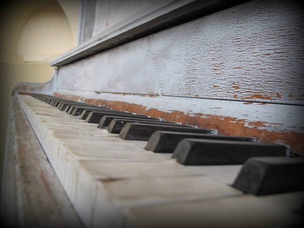 istock Old Outdoor Piano 1436003041