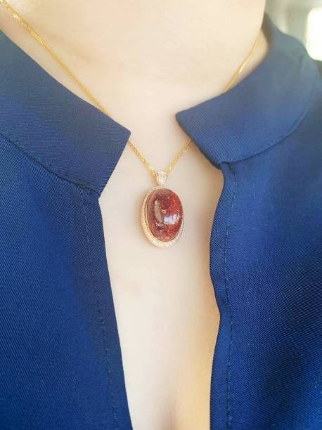 istock Super seven golden strawberry crystal pendant 1436037973