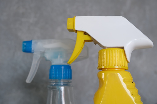 Head of sprayer bottle, house cleaning equipment
