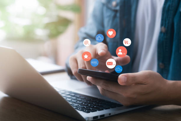 istock businessmen Are working on smartphones to use the search engine optimization tool. To find customers or promote and advertise online content for technology, marketing, and business concept. 1436150251