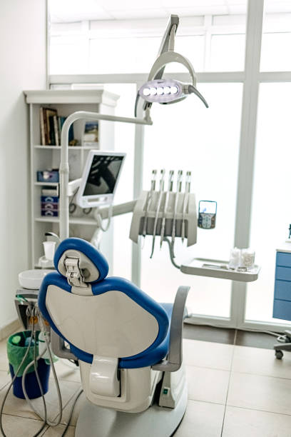 치과 센터 - dentist office dentists chair chair nobody 뉴스 사진 이미지