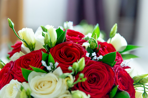Red roses bouquet on white backgrounds